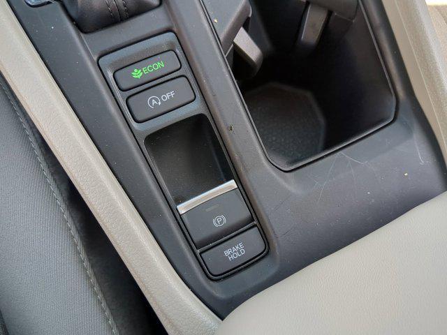 Photo of 2025 Platinum White Pearl Honda Accord