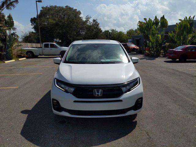 Photo of 2025 Platinum White Honda Odyssey