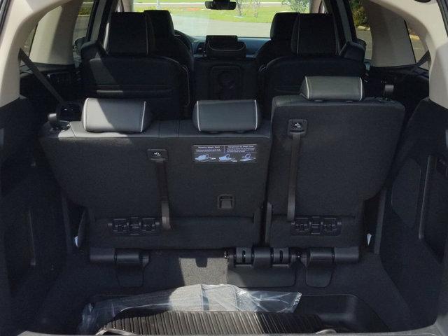 Photo of 2025 Platinum White Honda Odyssey