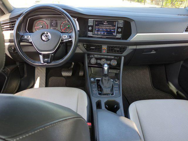 Photo of 2021 Pure White Volkswagen Jetta