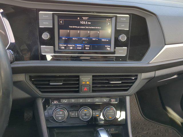 Photo of 2021 Pure White Volkswagen Jetta