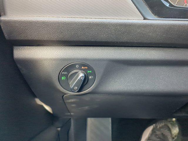Photo of 2021 Pure White Volkswagen Jetta