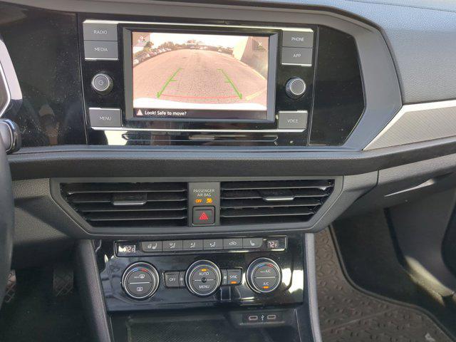 Photo of 2021 Pure White Volkswagen Jetta