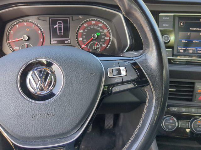 Photo of 2021 Pure White Volkswagen Jetta