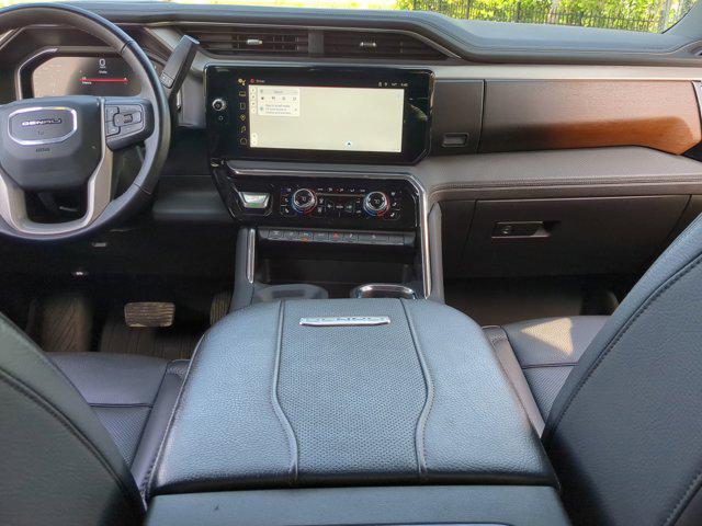Photo of 2024 Onyx Black GMC Sierra 2500