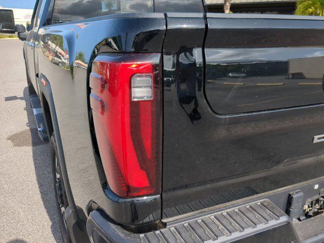 Photo of 2024 Onyx Black GMC Sierra 2500