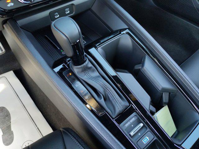 Photo of 2025 Platinum White Honda Accord Hybrid
