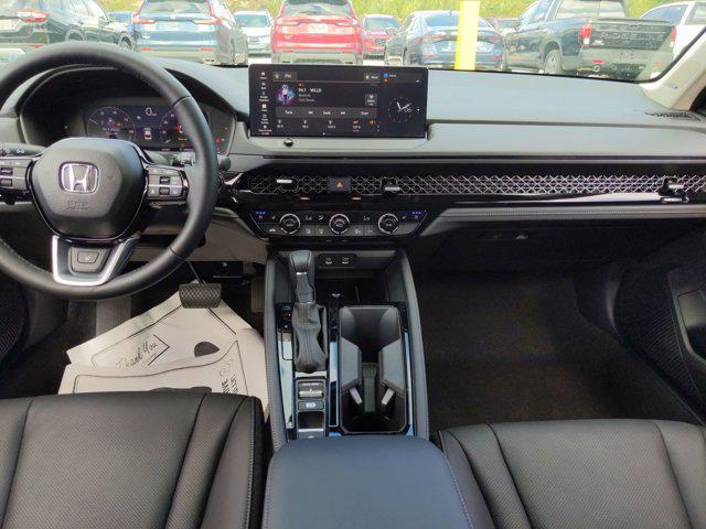 Photo of 2025 Platinum White Honda Accord Hybrid