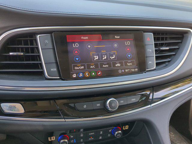 Photo of 2024 White Frost Tricoat Buick Enclave