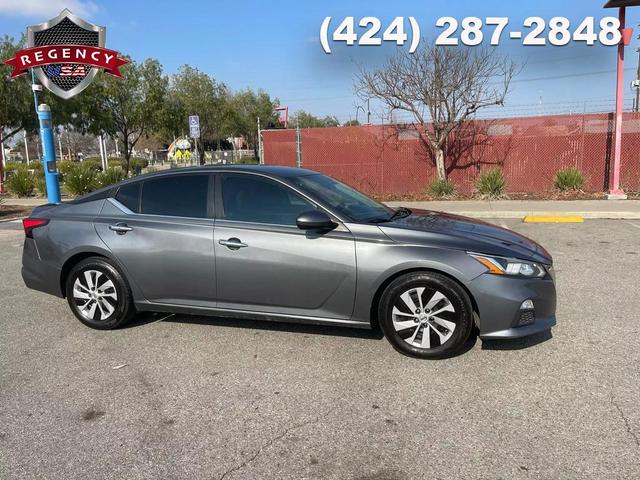 Photo of 2020 Gun Metallic Nissan Altima