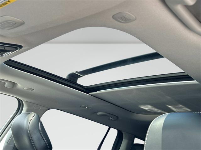 Photo of 2022 Velvet Red Pearlcoat Jeep Grand Cherokee L