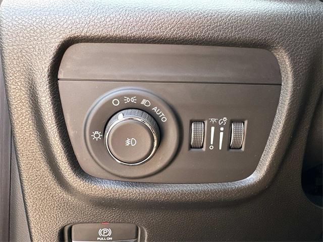 Photo of 2022 Velvet Red Pearlcoat Jeep Grand Cherokee L