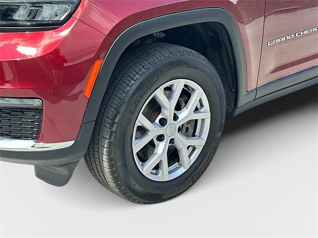 Photo of 2022 Velvet Red Pearlcoat Jeep Grand Cherokee L