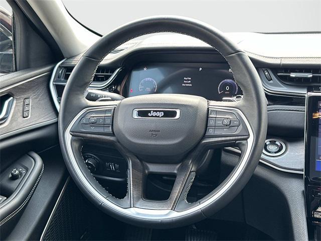 Photo of 2022 Velvet Red Pearlcoat Jeep Grand Cherokee L