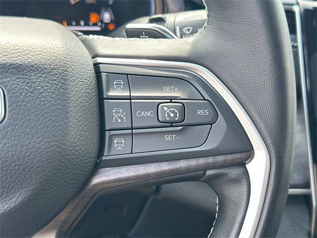Photo of 2022 Velvet Red Pearlcoat Jeep Grand Cherokee L