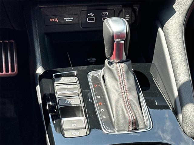 Photo of 2023 Platinum White Acura Integra