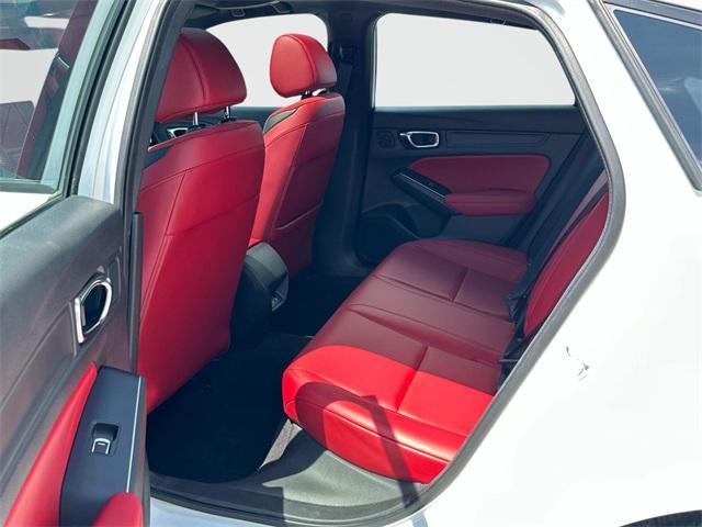 Photo of 2023 Platinum White Acura Integra
