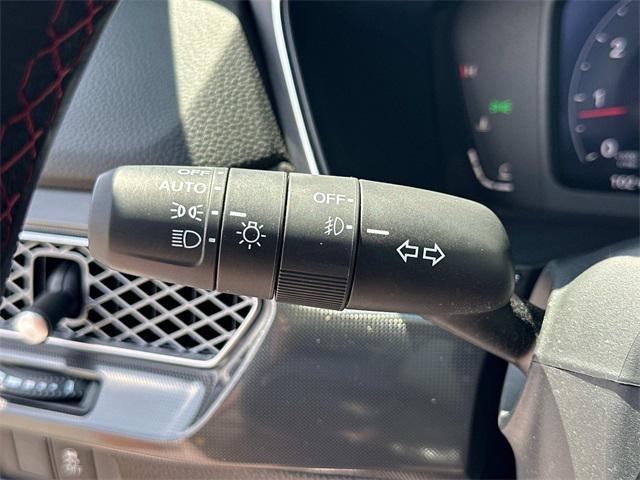 Photo of 2023 Platinum White Acura Integra