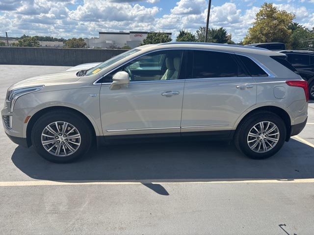Photo of 2017 Silver Coast Metallic Cadillac XT5