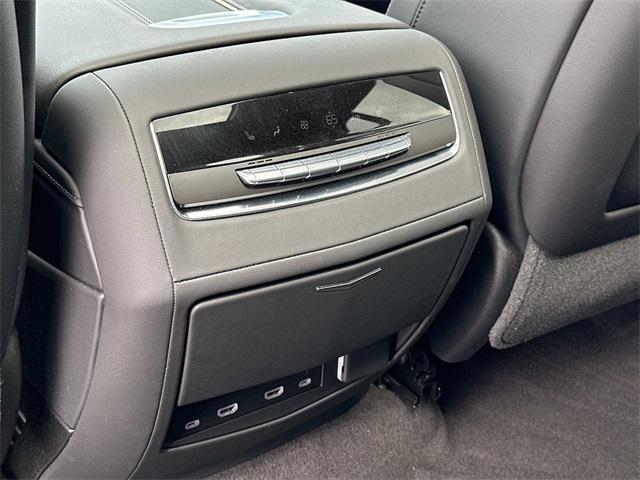 Photo of 2024 Crystal White Tricoat Cadillac Escalade