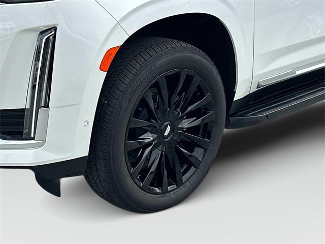 Photo of 2024 Crystal White Tricoat Cadillac Escalade