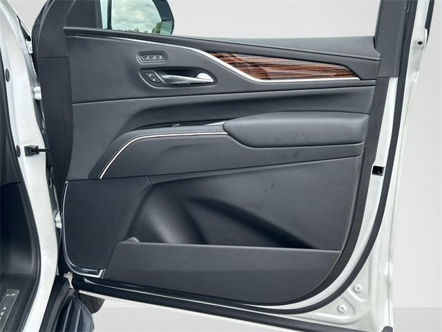 Photo of 2024 Crystal White Tricoat Cadillac Escalade