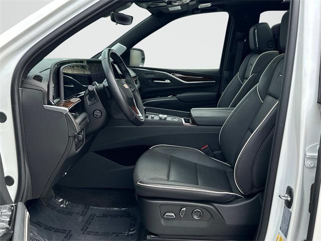 Photo of 2024 Crystal White Tricoat Cadillac Escalade
