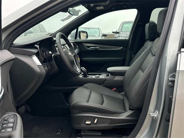 Photo of 2025 Silver Metallic Cadillac XT6