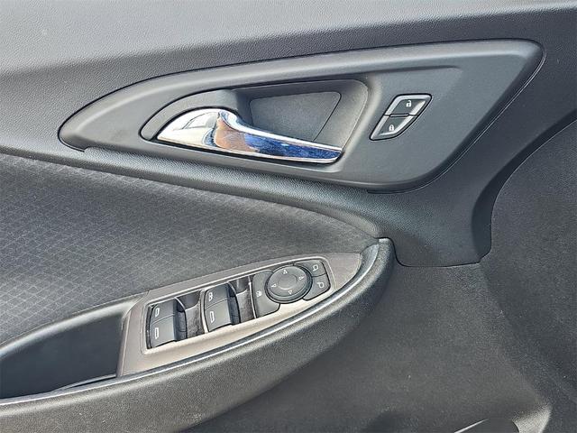 Photo of 2022 Summit White Chevrolet Malibu