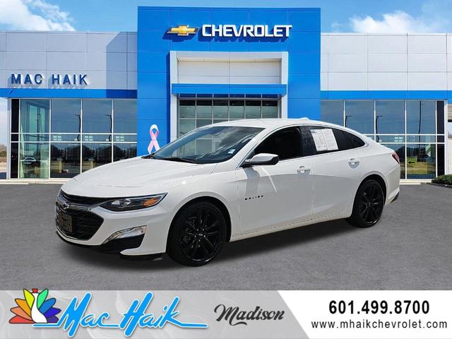 Photo of 2022 Summit White Chevrolet Malibu