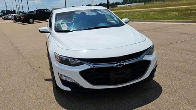 Photo of 2022 Summit White Chevrolet Malibu