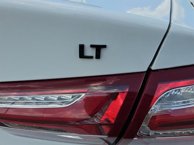 Photo of 2022 Summit White Chevrolet Malibu