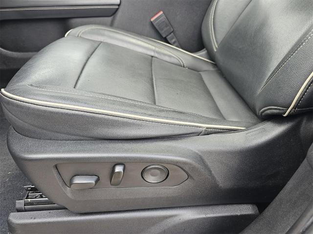 Photo of 2021 White Frost Tri-Coat GMC Yukon