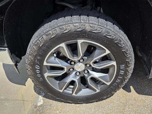 Photo of 2022 Black Chevrolet Silverado 1500