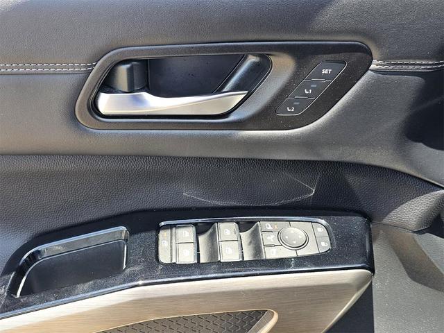 Photo of 2024 Gun Metallic Nissan Pathfinder