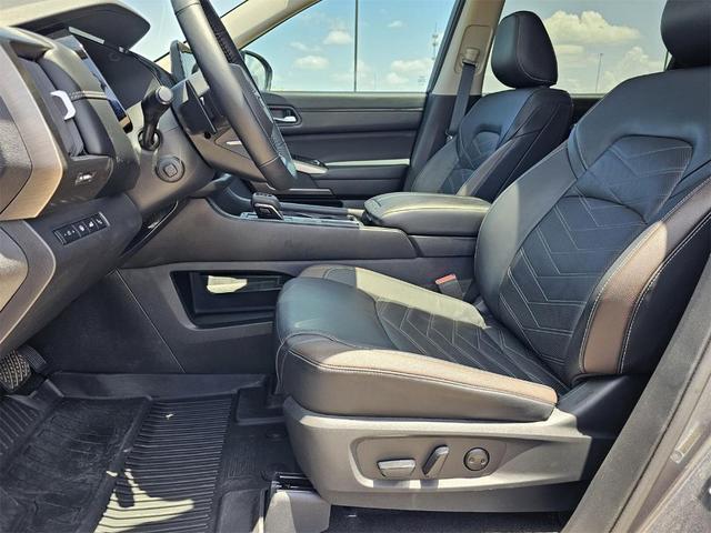 Photo of 2024 Gun Metallic Nissan Pathfinder