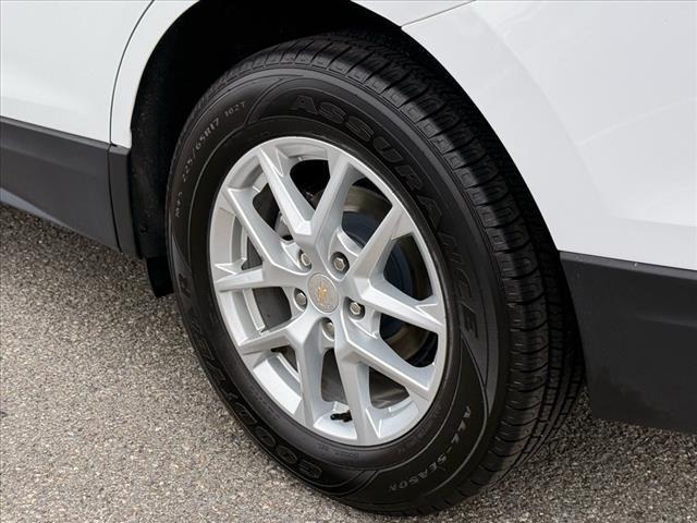 Photo of 2023 White Chevrolet Equinox