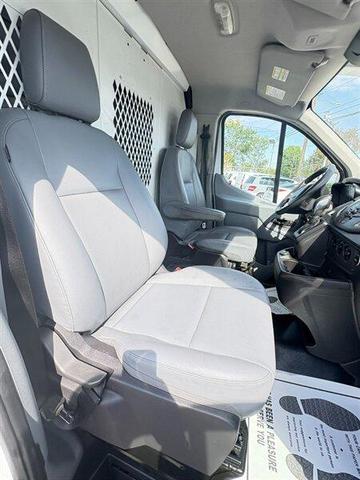 Photo of 2018 Oxford White Ford Transit-350