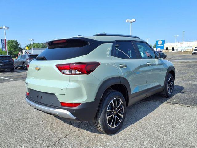 Photo of 2026 Green Chevrolet Trailblazer