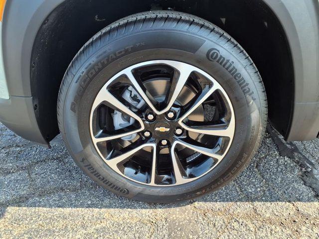 Photo of 2026 Green Chevrolet Trailblazer