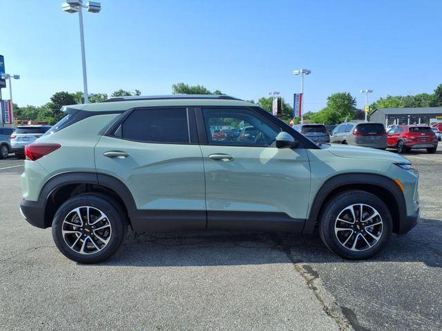 Photo of 2026 Green Chevrolet Trailblazer