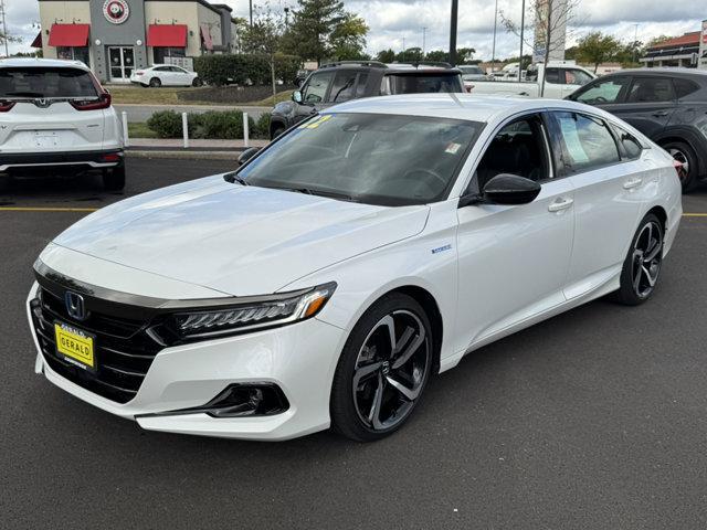 Photo of 2022 White Honda Accord Hybrid