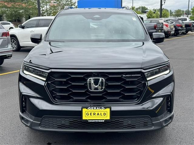Photo of 2025 Crystal Black Pearl Honda Pilot