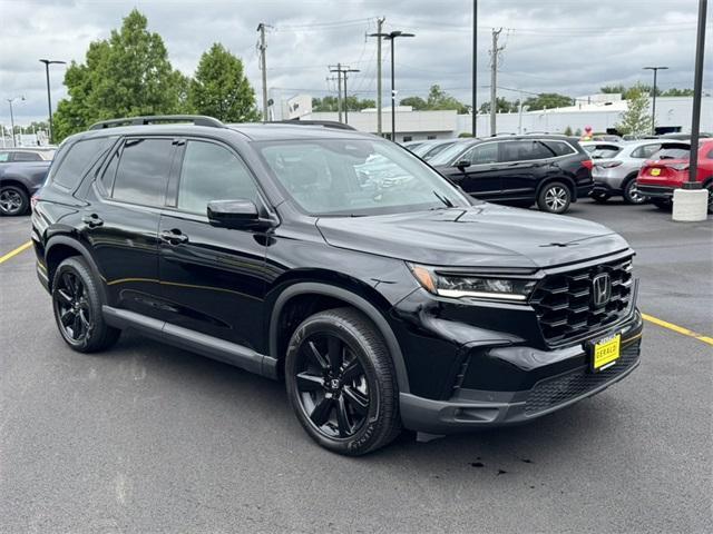 Photo of 2025 Crystal Black Pearl Honda Pilot