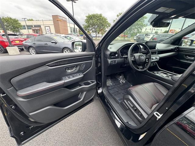 Photo of 2025 Crystal Black Pearl Honda Pilot