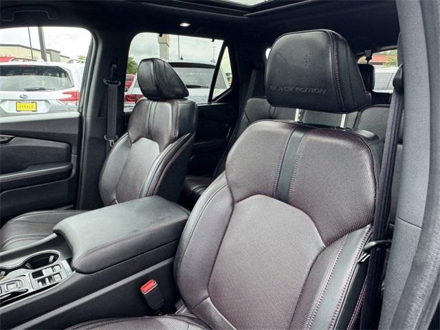 Photo of 2025 Crystal Black Pearl Honda Pilot