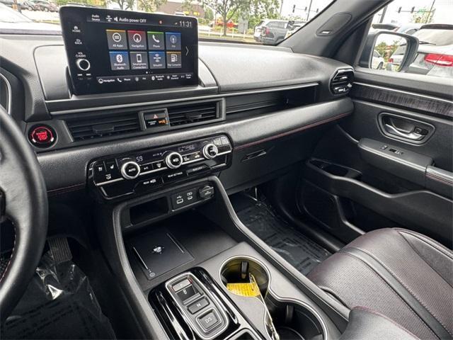 Photo of 2025 Crystal Black Pearl Honda Pilot