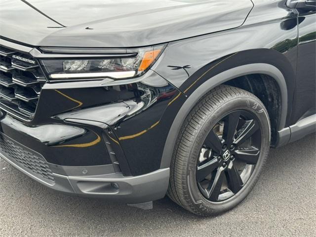 Photo of 2025 Crystal Black Pearl Honda Pilot