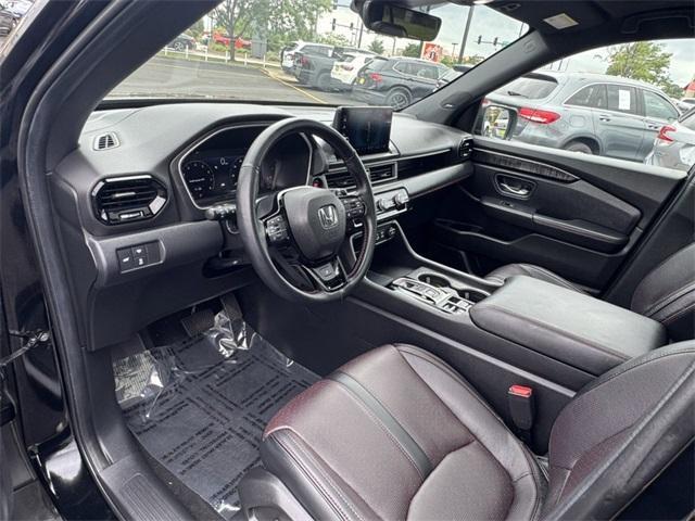 Photo of 2025 Crystal Black Pearl Honda Pilot