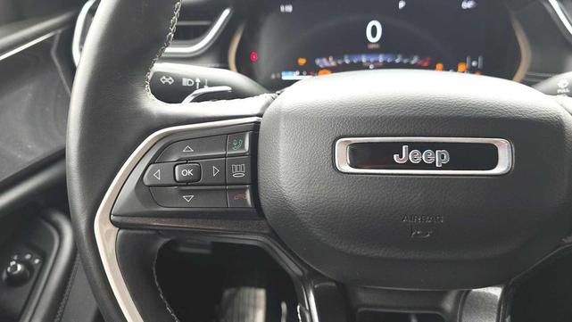 Photo of 2021 Baltic Gray Metallic Clearcoat Jeep Grand Cherokee L